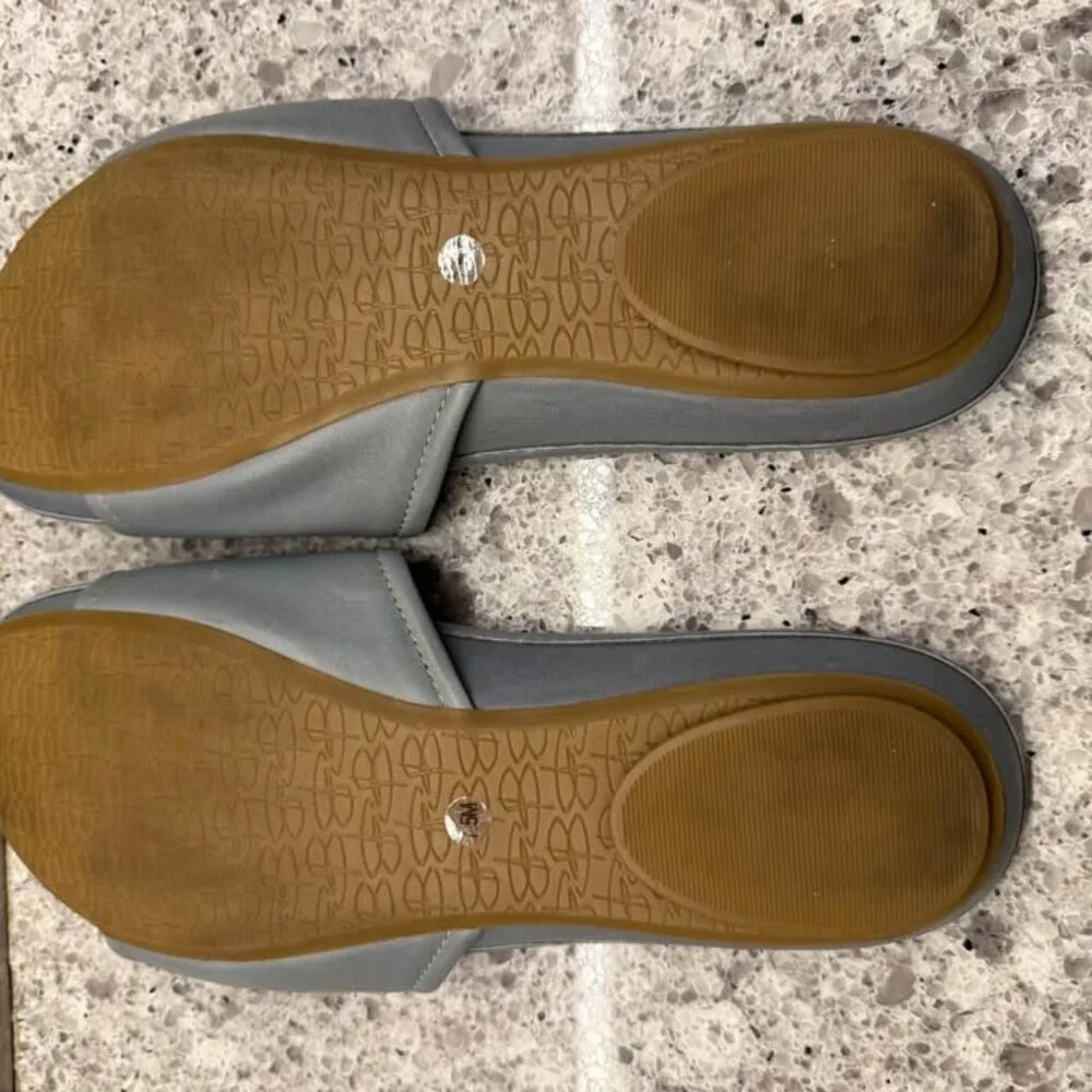 Women’s B.‎ Makowsky Dusty Blue Soft Leather Slip On Shoes-Size 7.5M - Picture 8 of 9